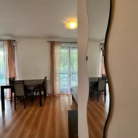 Apartment Olivka I Parking